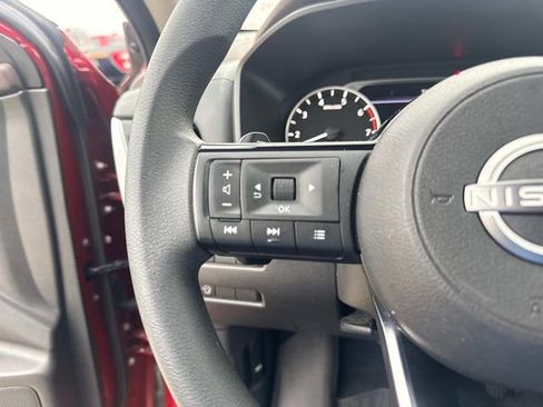 Used 2023 Nissan Rogue SV FWD image 30