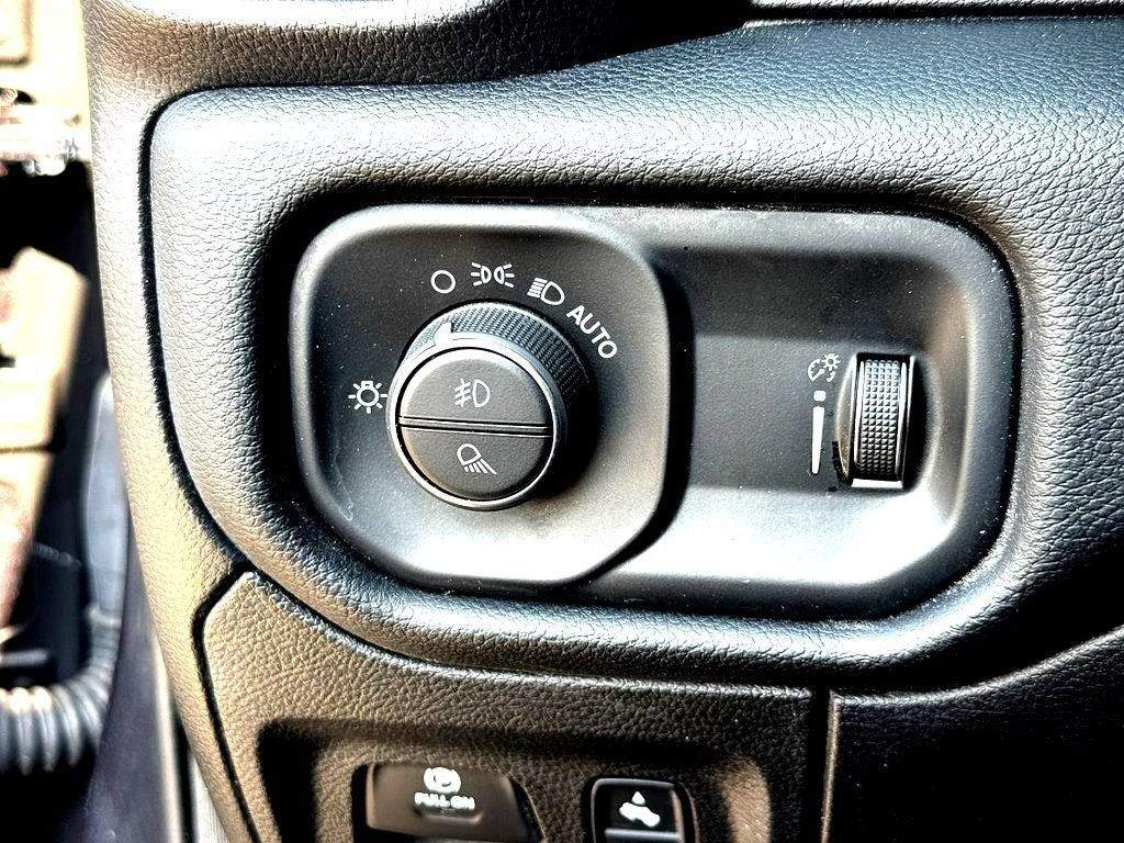 Used 2020 RAM 1500 Lone Star AWD/4WD image 17