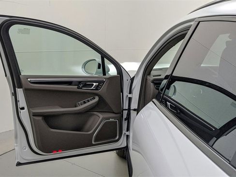 Used 2023 Porsche Macan S image 38