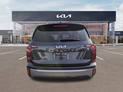 Used 2025 Kia Telluride LX image 5