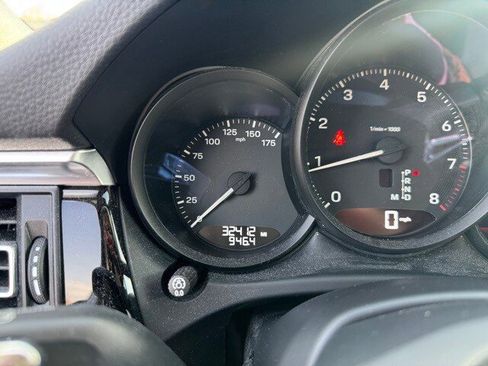 Used 2022 Porsche Macan image 28