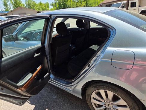 Used 2011 Honda Accord EX image 38