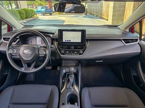 Used 2024 Toyota Corolla LE FWD image 2