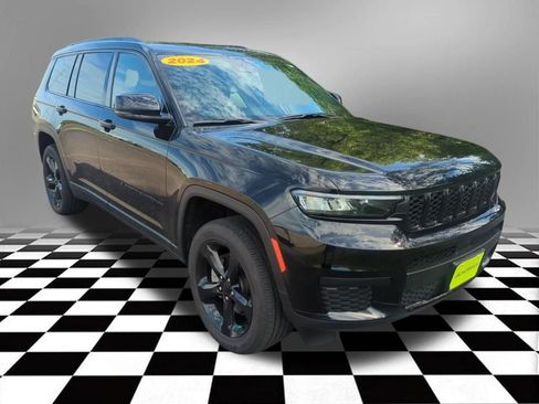 Used 2024 Jeep Grand Cherokee L Altitude AWD/4WD image 10
