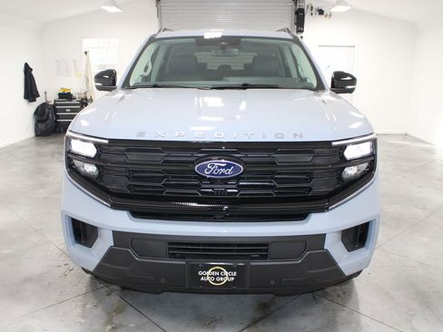 New 2026 Ford Expedition Active image 2