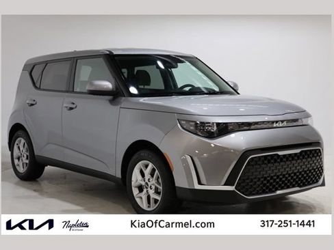 Used 2025 Kia Soul LX w/ LX Technology Package FWD image 1