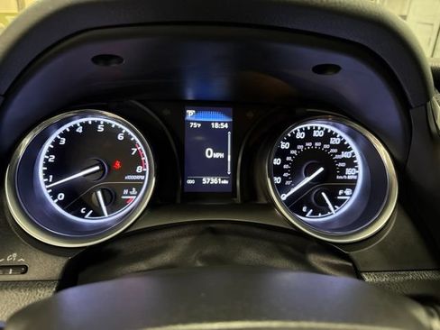Used 2020 Toyota Camry SE FWD image 13