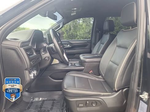 Certified 2023 GMC Yukon SLT w/ SLT Luxury Package AWD/4WD image 17