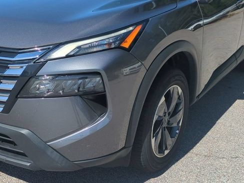 Used 2025 Nissan Rogue SV AWD/4WD image 9