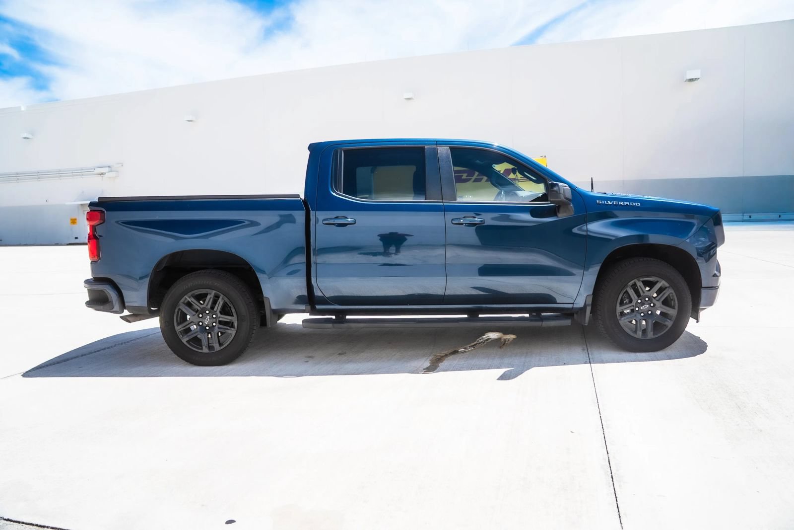 Used 2023 Chevrolet Silverado 1500 RST RWD image 5