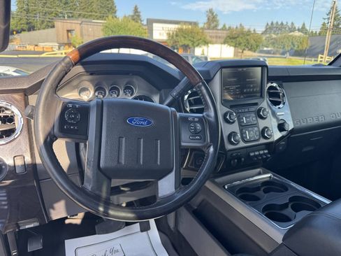 Used 2016 Ford F250 Platinum w/ FX4 Off-Road Package AWD/4WD image 6