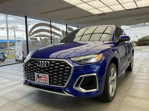 Used 2021 Audi Q5 2.0T Premium Plus w/ Premium Plus Package AWD/4WD image 3