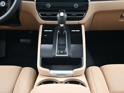 Used 2026 Porsche Macan GTS image 10