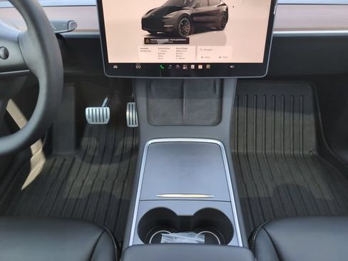 Used 2023 Tesla Model Y Long Range AWD/4WD image 22
