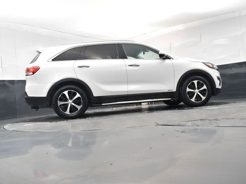 Used 2016 Kia Sorento EX image 28