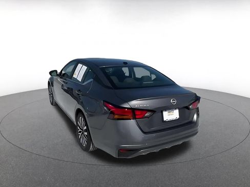 Used 2026 Nissan Altima 2.5 SV FWD image 11