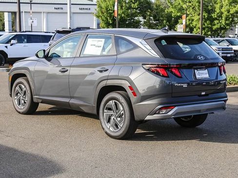 New 2026 Hyundai Tucson Blue SE image 2