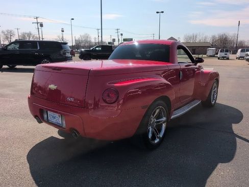 Used 2004 Chevrolet SSR w/ Preferred Equipment Group image 8