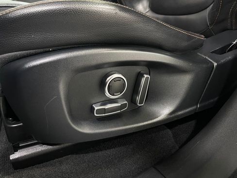 Used 2019 Jaguar F-PACE Prestige image 17