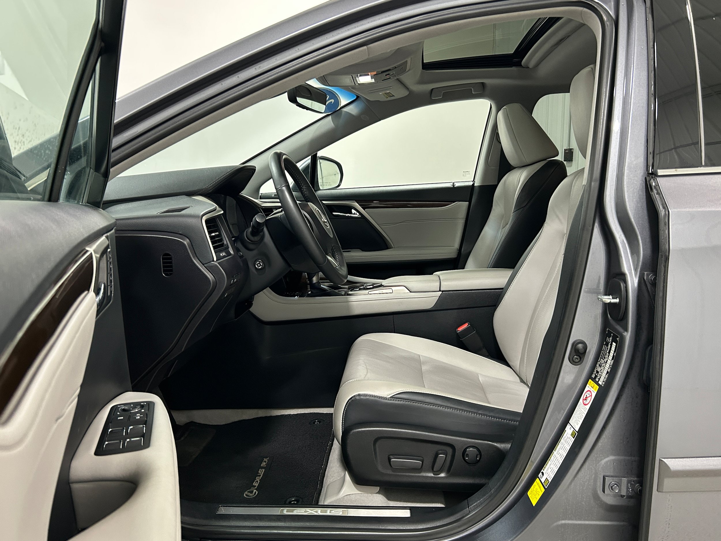 Used 2019 Lexus RX 350 AWD w/ Navigation Package image 4