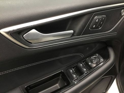 Used 2019 Ford Edge Titanium w/ Equipment Group 301A AWD/4WD image 6