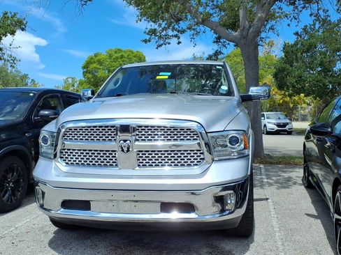 Used 2018 RAM 1500 Laramie RWD image 3