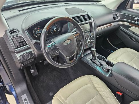 Used 2016 Ford Explorer Platinum image 13