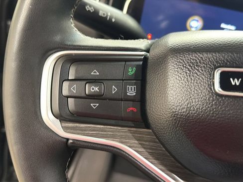 Used 2024 Jeep Wagoneer Series III AWD/4WD image 18