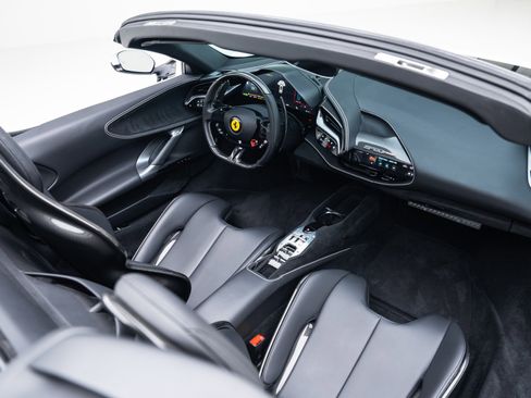 Used 2024 Ferrari SF90 Spider image 36