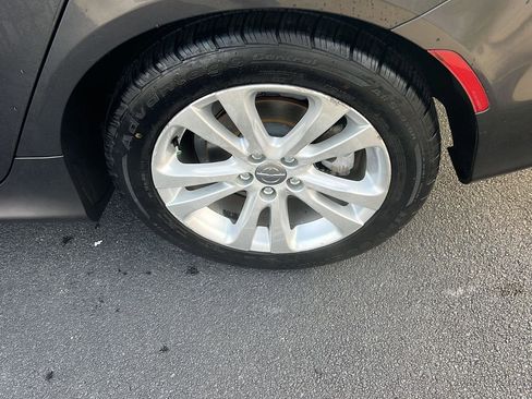 Used 2016 Chrysler 200 Limited image 36