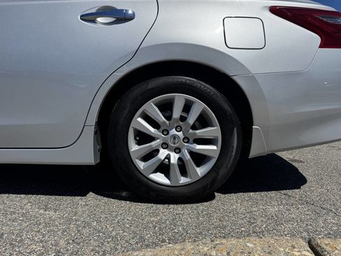 Used 2018 Nissan Altima 2.5 S w/ S Convenience Package FWD image 6