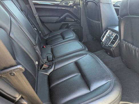 Used 2017 Porsche Cayenne S w/ Premium Package image 11