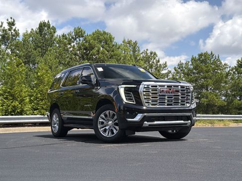 Used 2025 GMC Yukon Denali AWD/4WD image 2