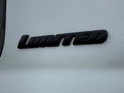 Used 2021 Toyota Tundra Limited w/ Limited Premium Package AWD/4WD image 25
