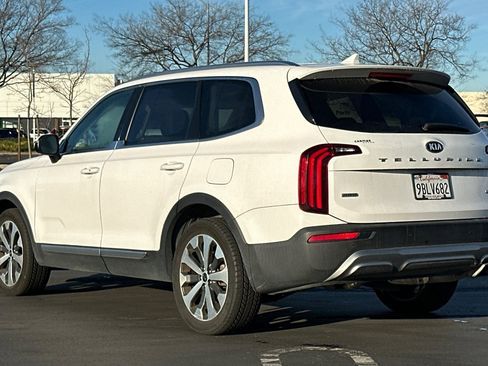 Used 2021 Kia Telluride EX w/ EX Premium Package image 6