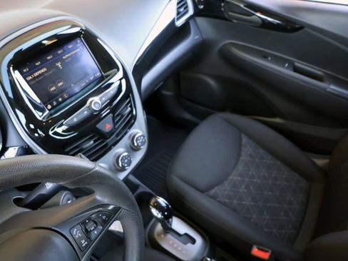 Used 2020 Chevrolet Spark LT image 37