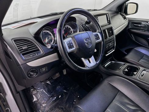 Certified 2019 Dodge Grand Caravan GT image 14