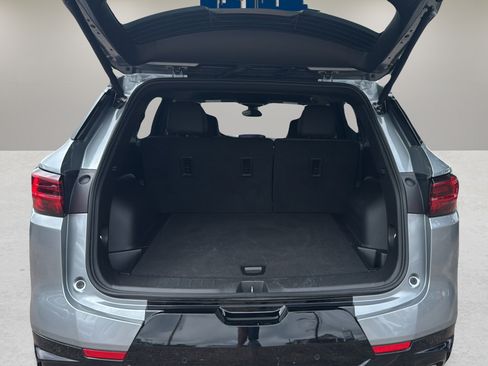 Used 2025 Chevrolet Blazer RS FWD image 21