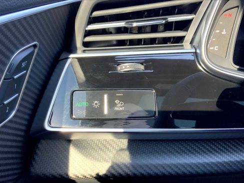 Used 2025 Audi SQ7 Premium Plus w/ Executive Package image 34