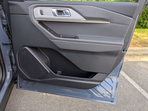 New 2026 Ford Explorer Active w/ Active Comfort Package RWD image 36