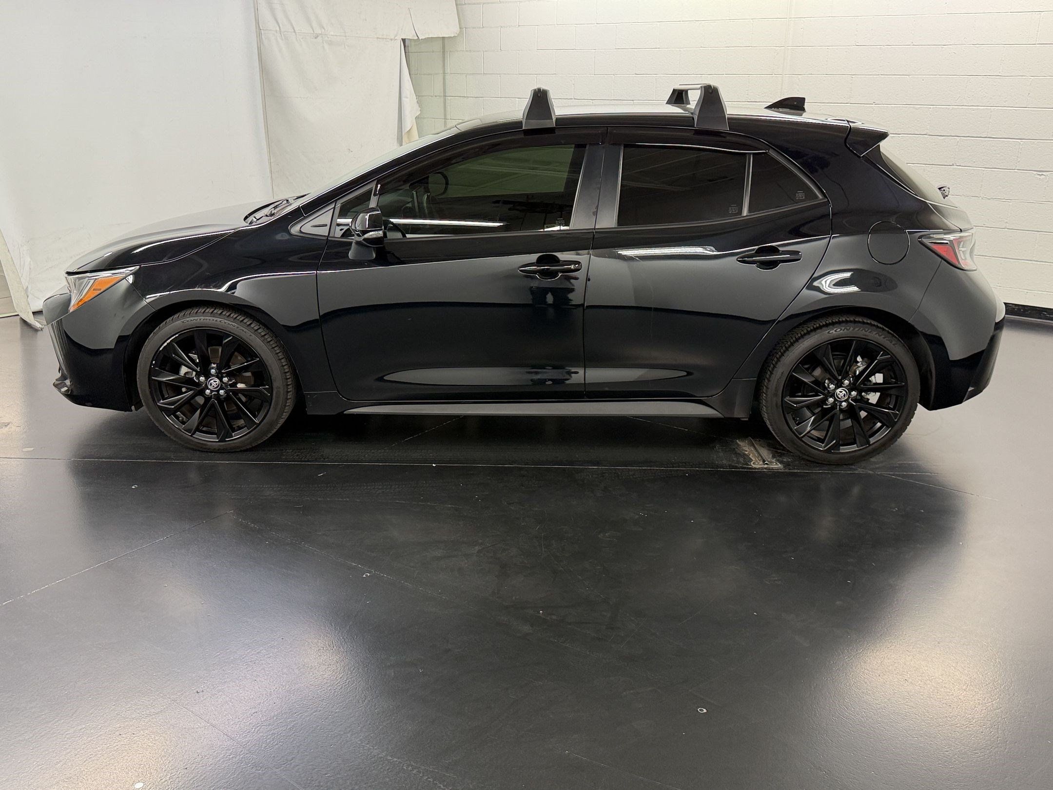 Used 2022 Toyota Corolla SE w/ Carpet Mat Package (TMS) FWD image 2