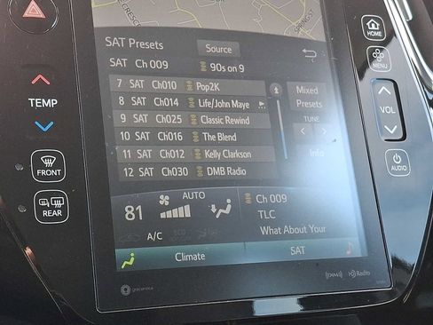 Used 2017 Toyota Prius Prime Premium image 13