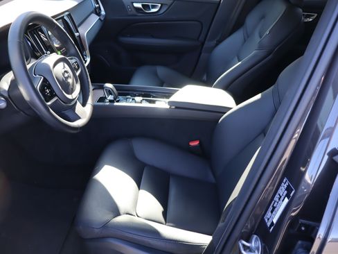 Used 2025 Volvo V60 B5 Cross Country Plus image 16