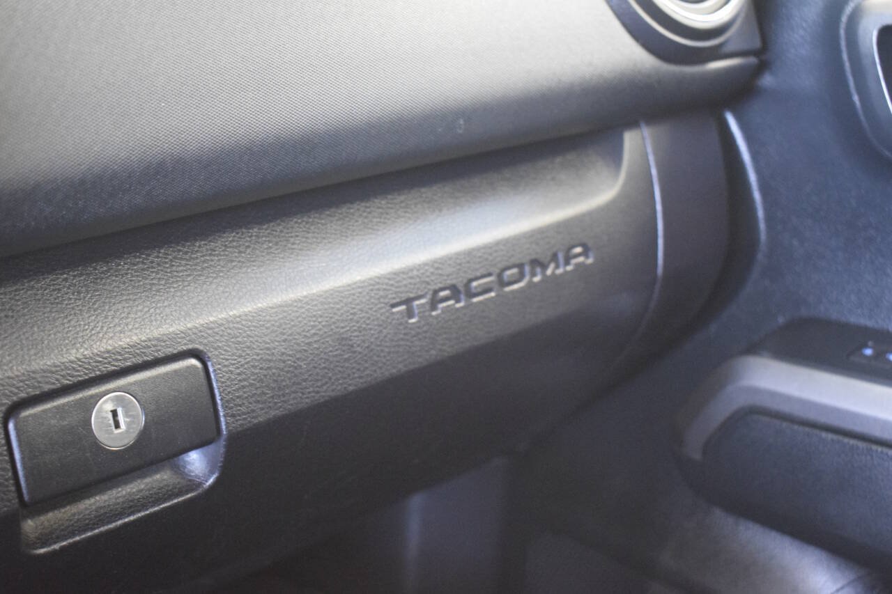 Used 2017 Toyota Tacoma TRD Pro AWD/4WD image 91