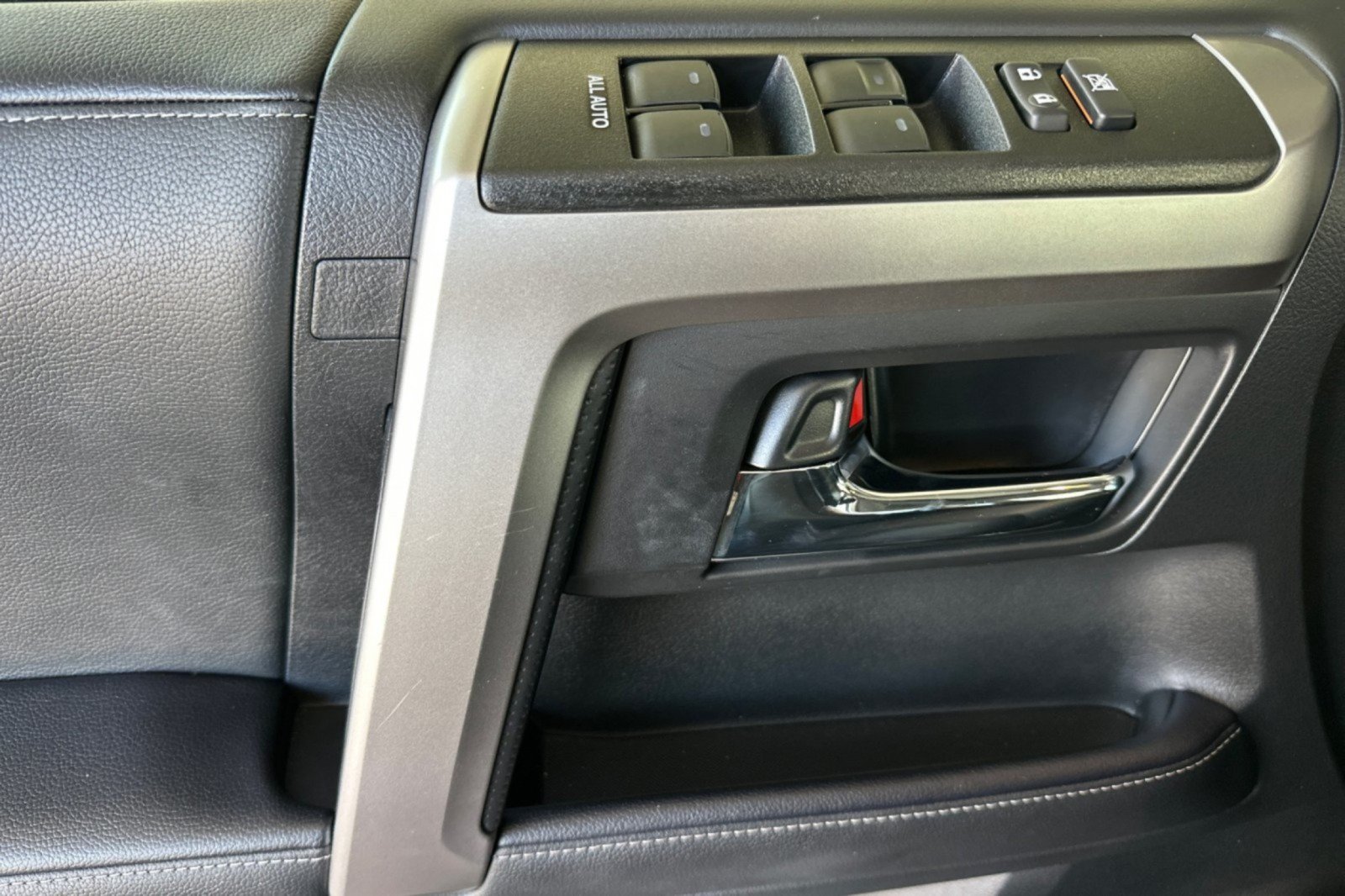 Used 2024 Toyota 4Runner SR5 Premium w/ Moonroof Package AWD/4WD image 10