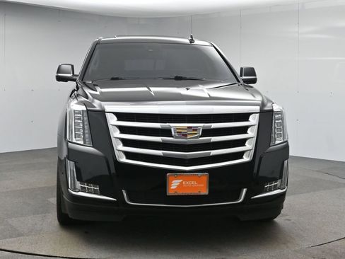 Used 2019 Cadillac Escalade Luxury image 8