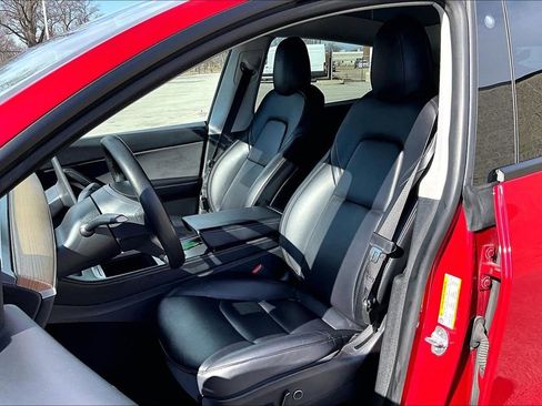 Used 2022 Tesla Model Y Long Range AWD/4WD image 24