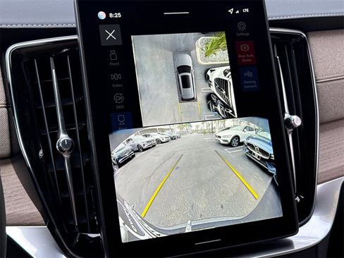 New 2026 Volvo XC90 B6 Plus w/ Protection Package Premier image 20