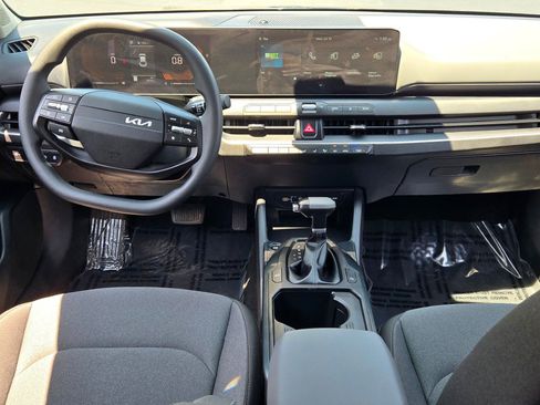 Used 2025 Kia K4 FWD image 18