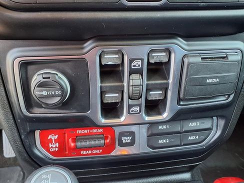 Used 2019 Jeep Wrangler Unlimited Rubicon w/ Dual Top Group image 31